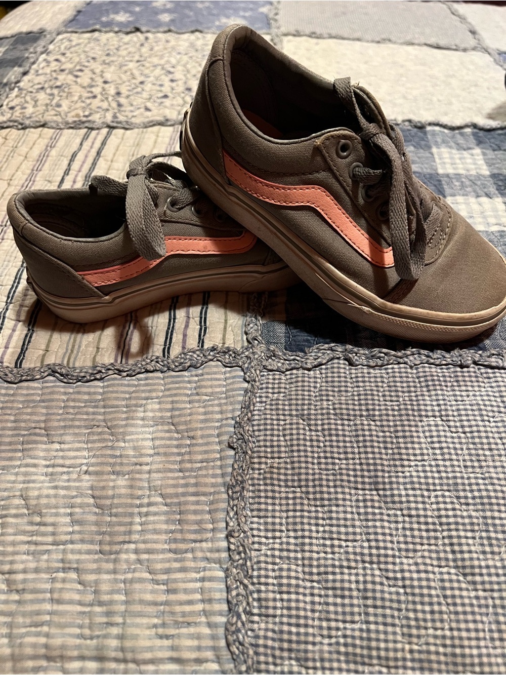 Women's Low-Top Canvas Sneakers in Olive with Pink Accent